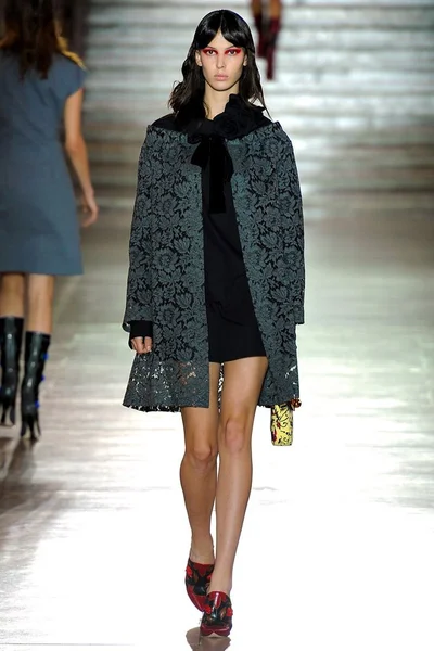 Look 14